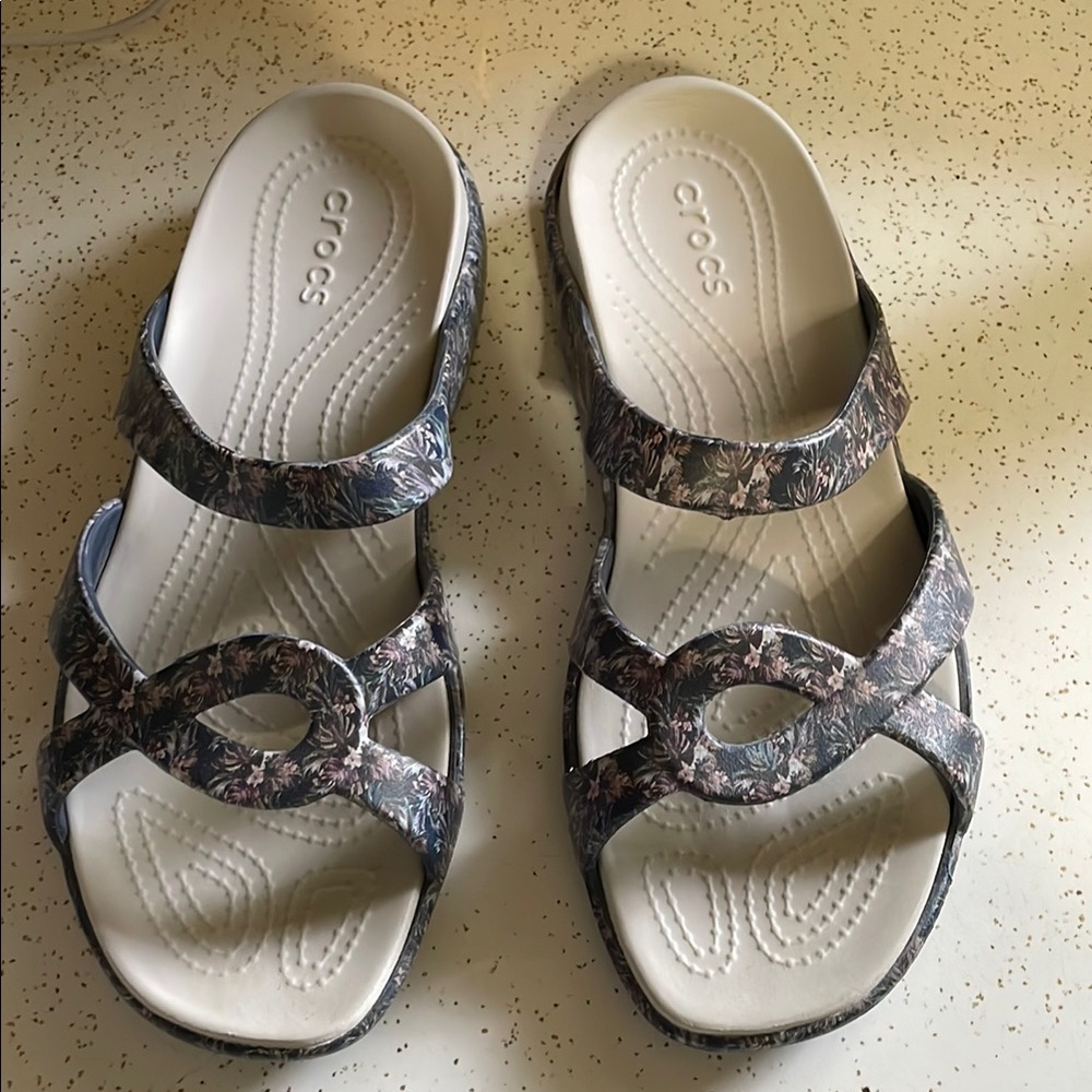 CROCS Floral Pattern Slide Sandals